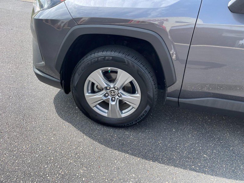 Used 2022 Toyota RAV4 LE AWD/4WD image 6