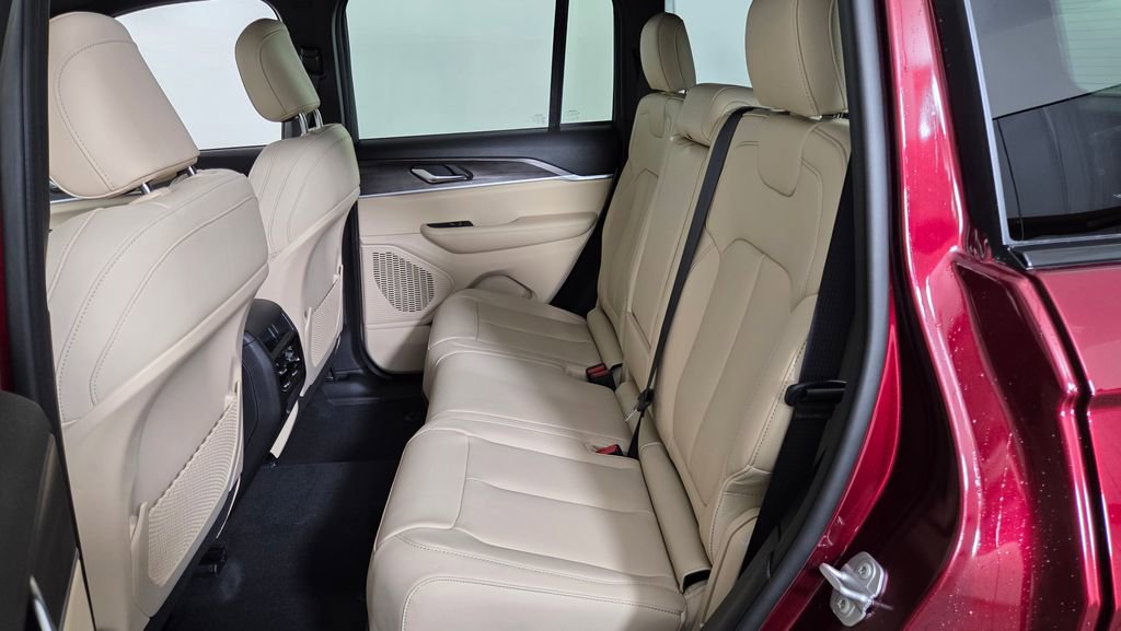 New 2025 Jeep Grand Cherokee Limited image 29