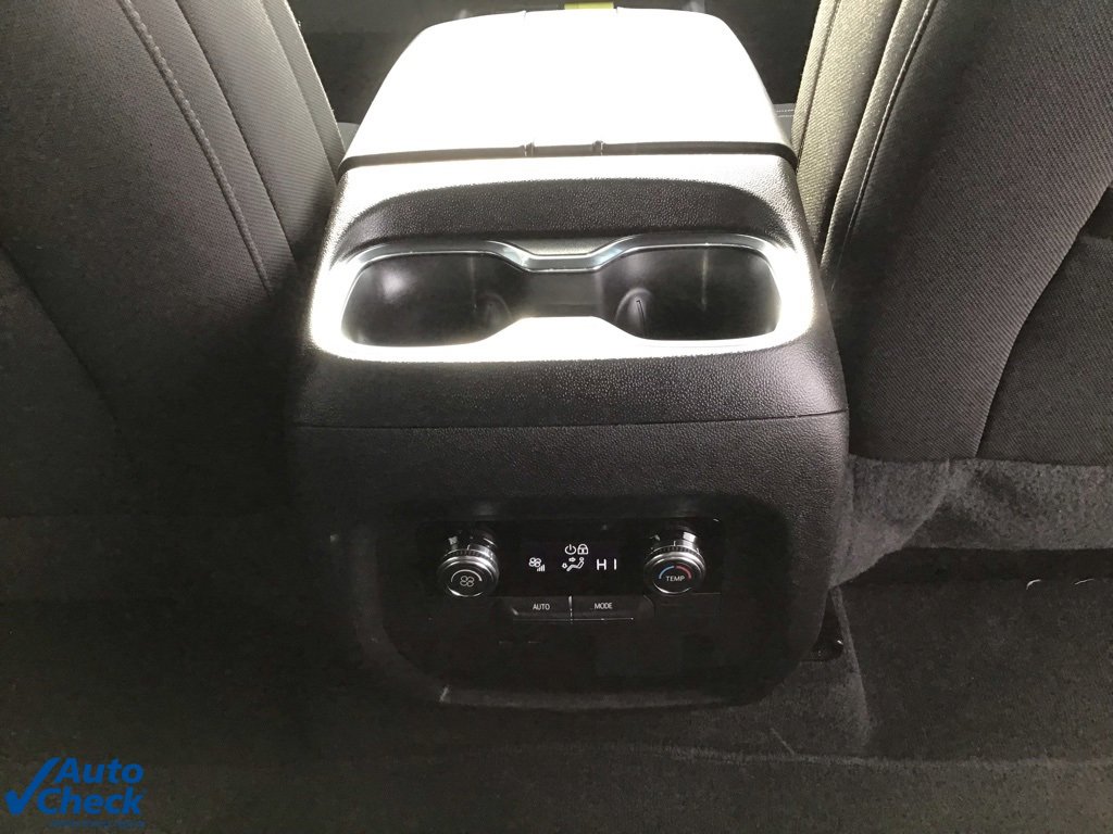 Used 2025 GMC Acadia Elevation image 19