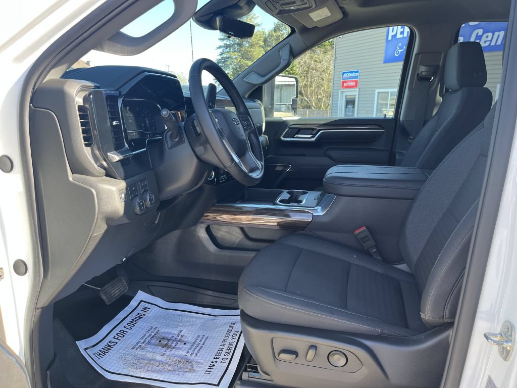 Used 2025 Chevrolet Silverado 2500 LT w/ Trail Boss Package AWD/4WD image 23