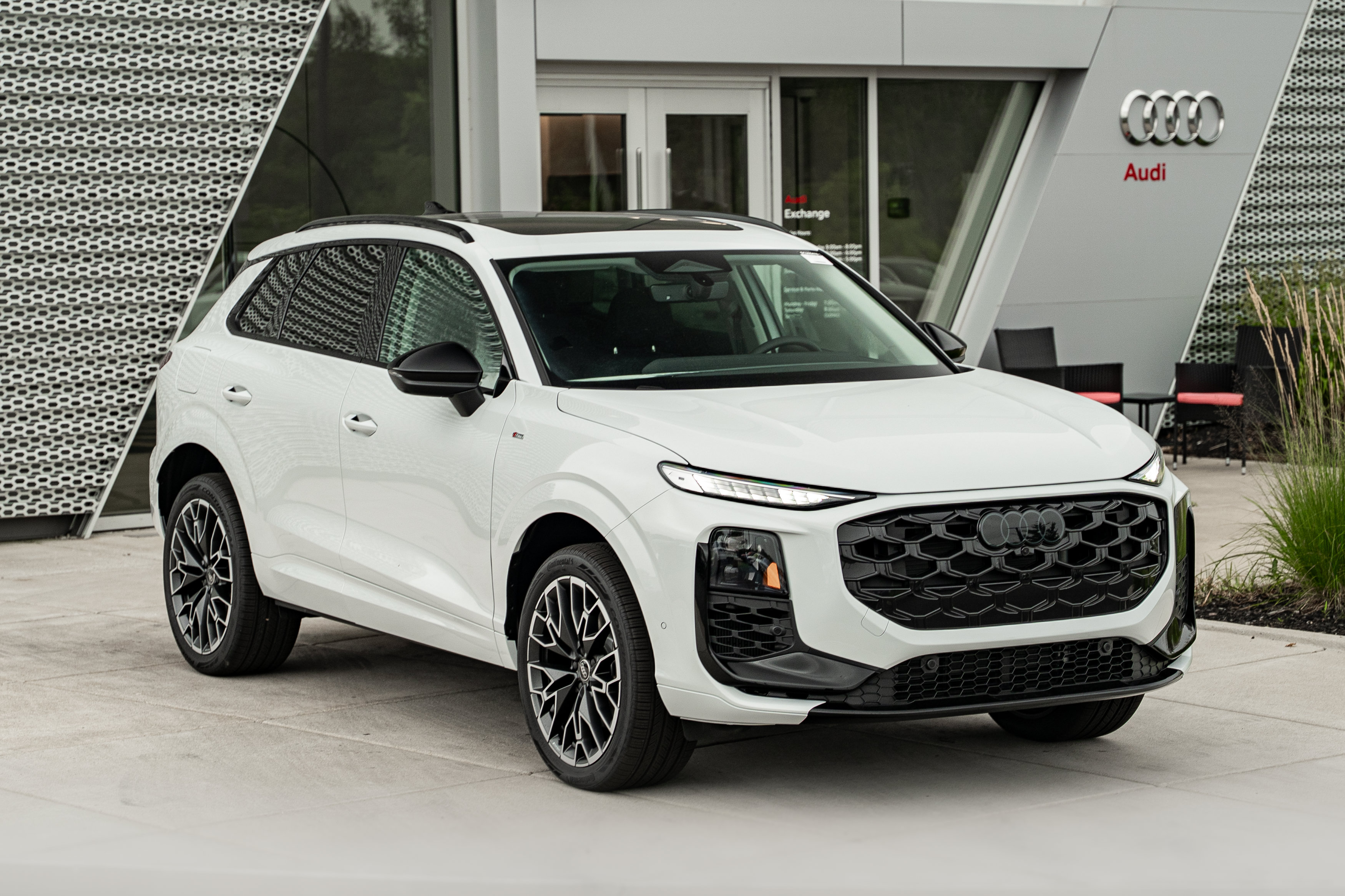 New 2026 Audi Q3 quattro 2.0T AWD/4WD image 2