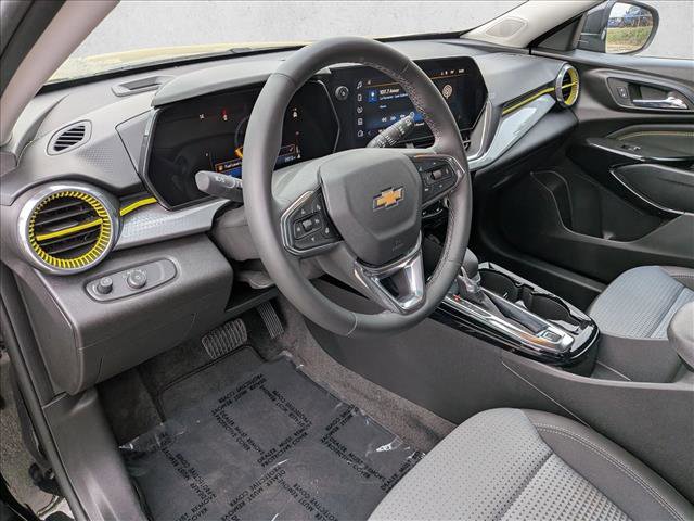 Used 2025 Chevrolet Trax LT w/ Driver Confidence Package image 9