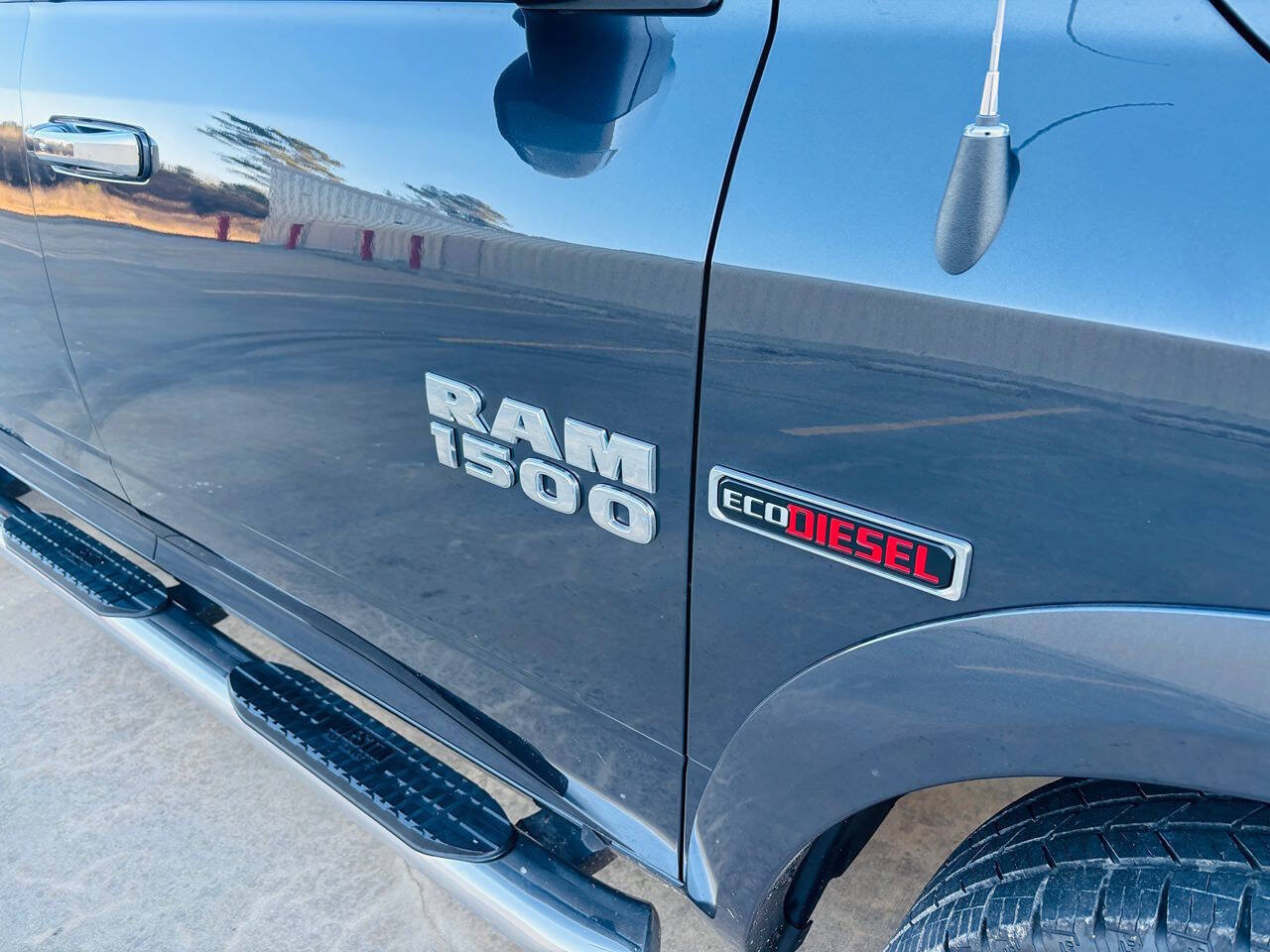 Used 2017 RAM 1500 Laramie w/ Convenience Group AWD/4WD image 15