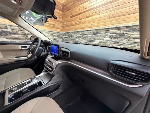 Used 2024 Ford Explorer XLT w/ Class IV Trailer Tow Package AWD/4WD image 15