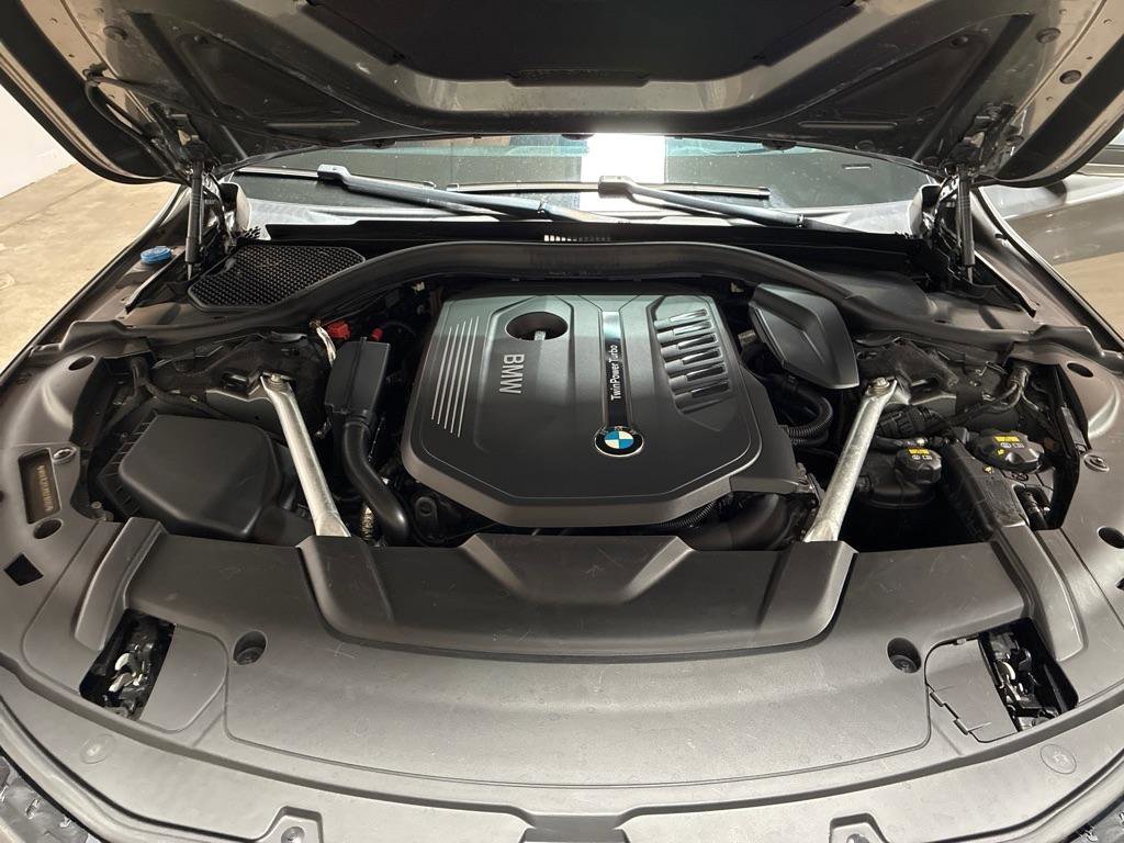 Used 2019 BMW 740i w/ Executive Package RWD image 34