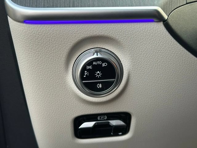 Certified 2025 Mercedes-Benz CLE 300 4MATIC Cabriolet image 32