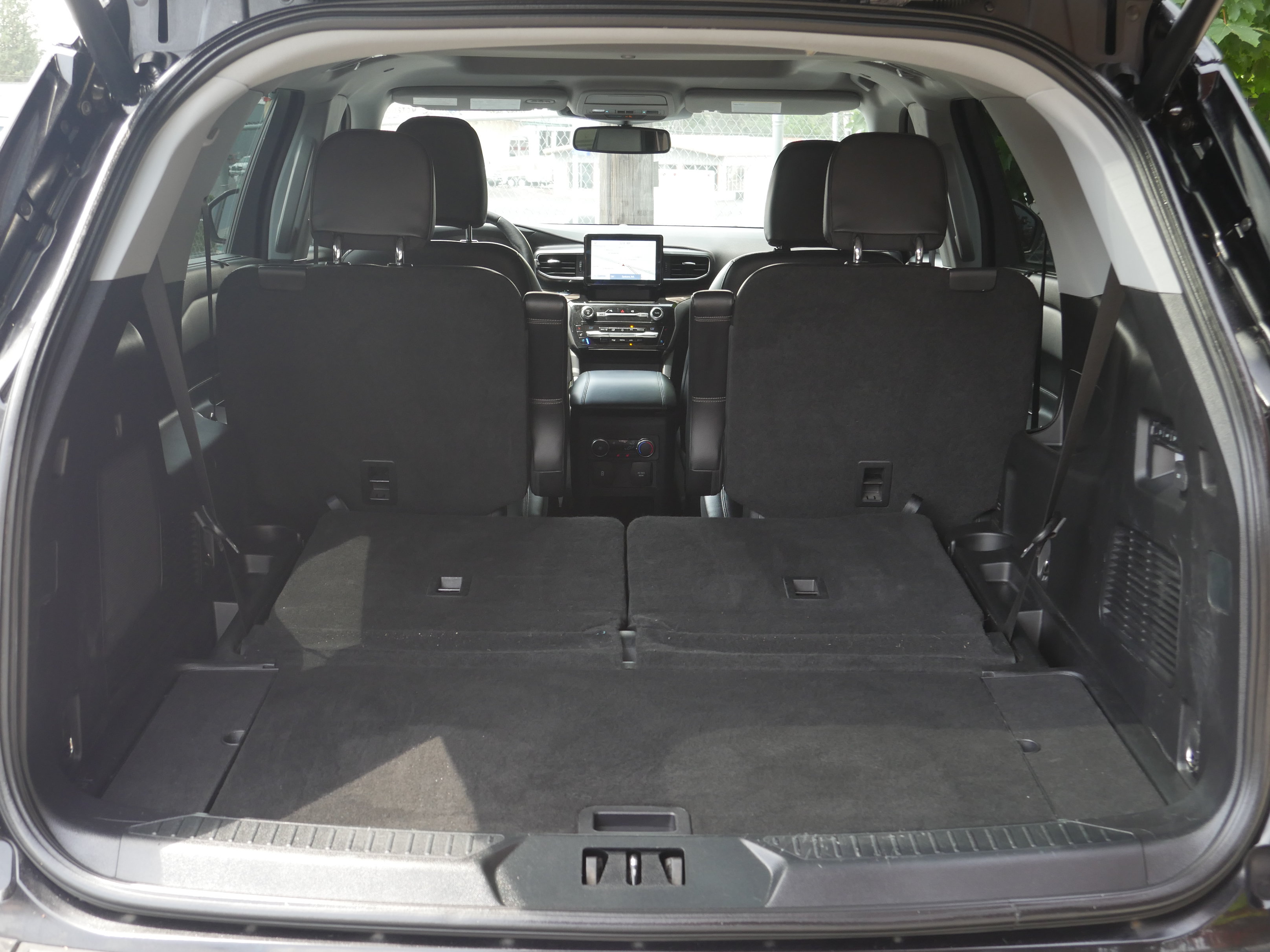 Used 2021 Ford Explorer Limited w/ Hybrid Equipment Group 310A AWD/4WD image 26