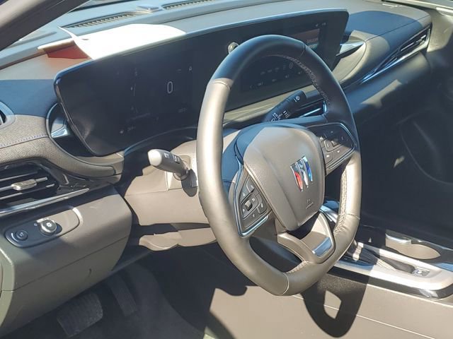 Used 2025 Buick Envista Sport Touring w/ Experience Buick Package image 11
