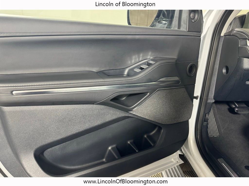 Used 2025 Lincoln Navigator L Reserve image 19