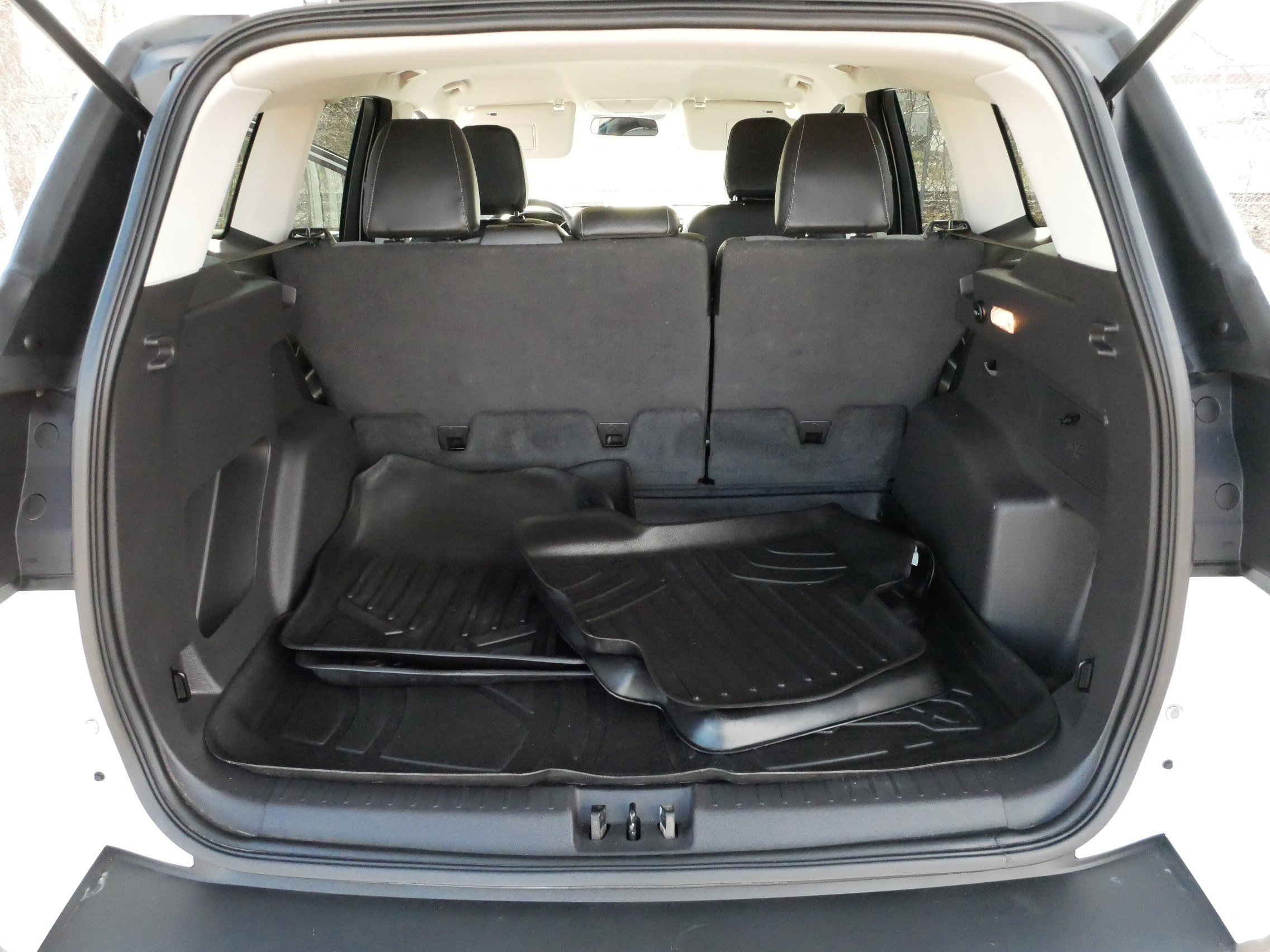 Used 2018 Ford Escape SE w/ SE Sport Appearance Package image 18