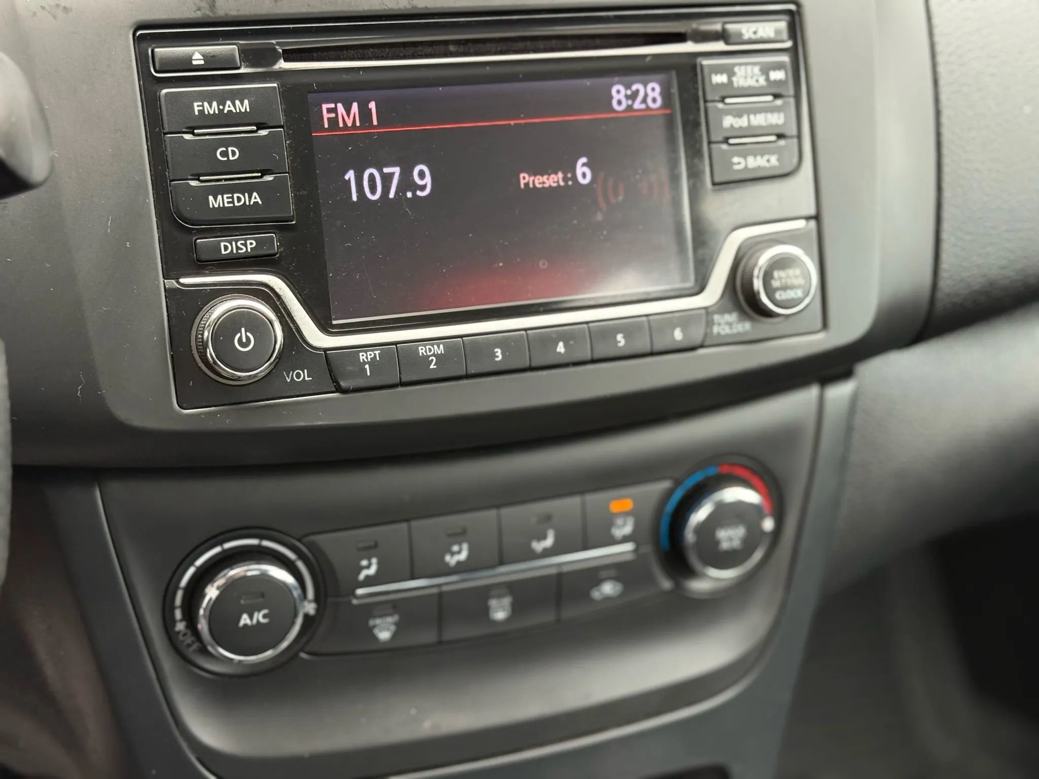 Used 2018 Nissan Sentra S image 13