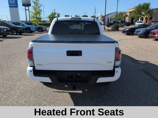 Used 2020 Toyota Tacoma TRD Sport w/ TRD Premium Sport Package AWD/4WD image 18