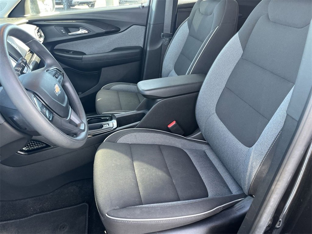 Certified 2022 Chevrolet TrailBlazer LT w/ Driver Confidence Package image 18