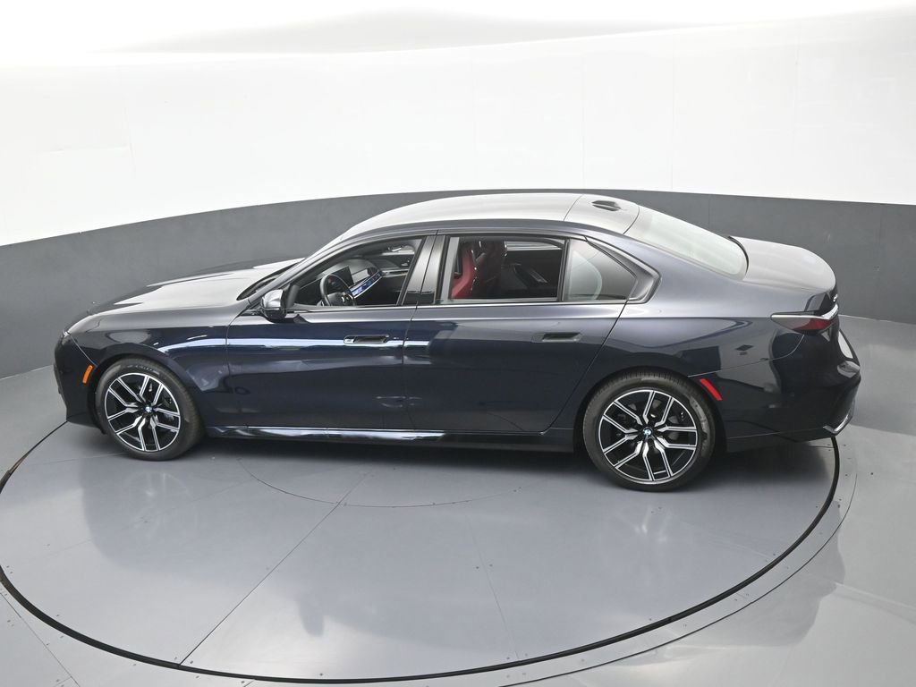 Used 2025 BMW 740i xDrive AWD/4WD image 57