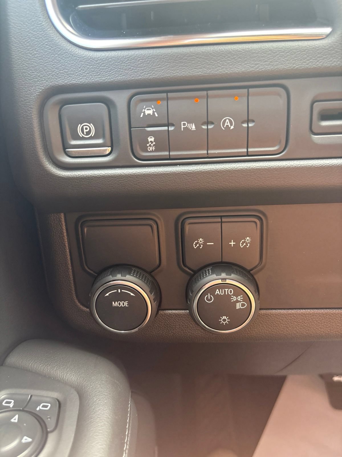 Used 2024 Chevrolet Tahoe LT RWD image 17