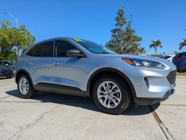 Used 2022 Ford Escape SE w/ Convenience Package image 2