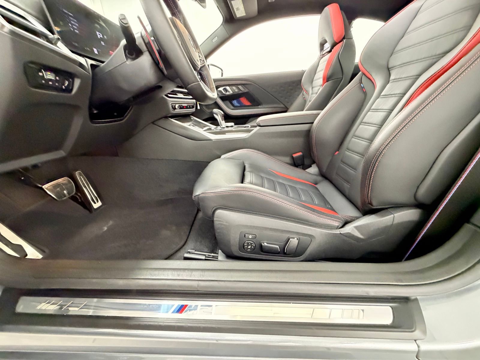 Used 2025 BMW M2 w/ Lighting Package RWD image 32