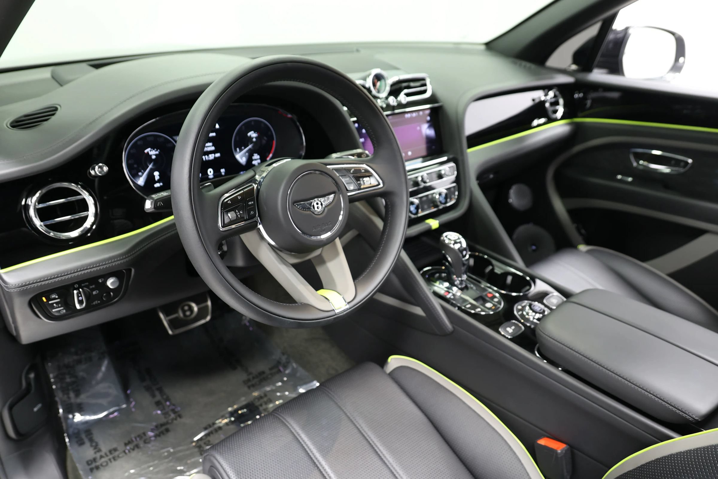 Used 2023 Bentley Bentayga Extended Wheelbase AWD/4WD image 25