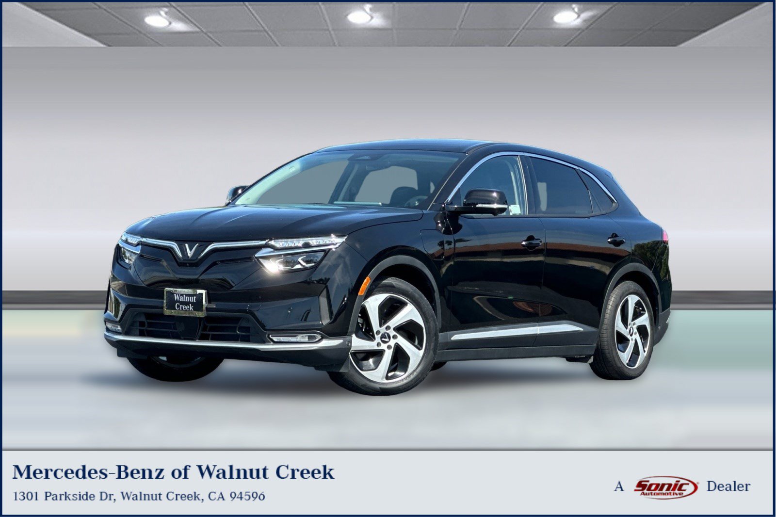 Used 2023 VinFast VF 8 Eco AWD/4WD image 1