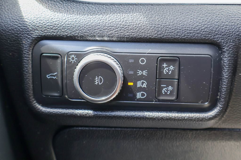 Used 2021 Ford Explorer XLT w/ Equipment Group 202A image 22
