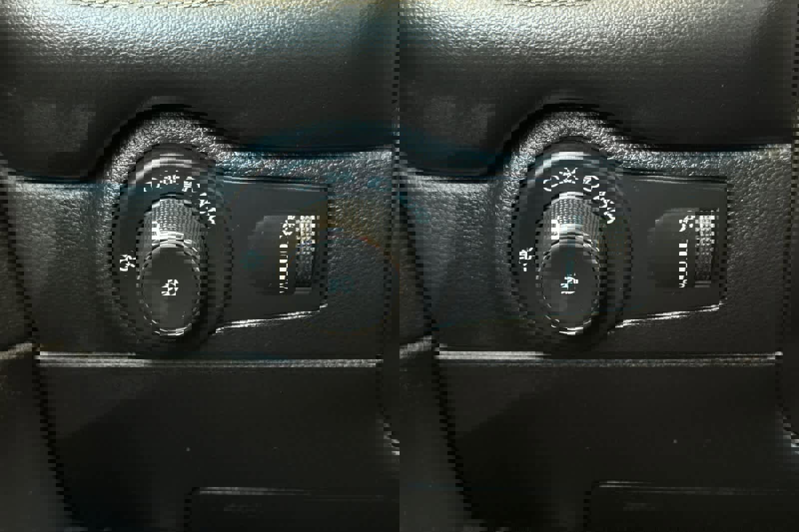 Used 2022 Dodge Durango SXT image 31