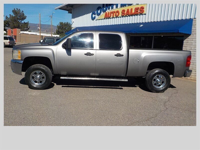 Used 2008 Chevrolet Silverado 2500 LT w/ 1LT Convenience Package AWD/4WD image 3