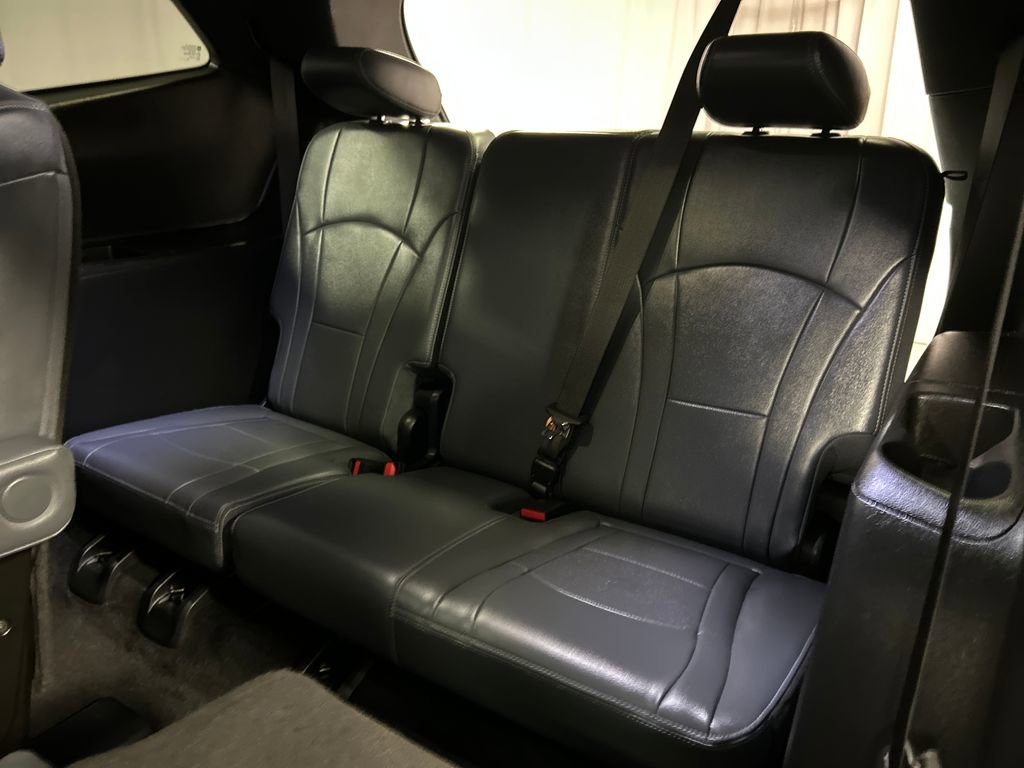 Used 2024 Buick Enclave Essence image 23