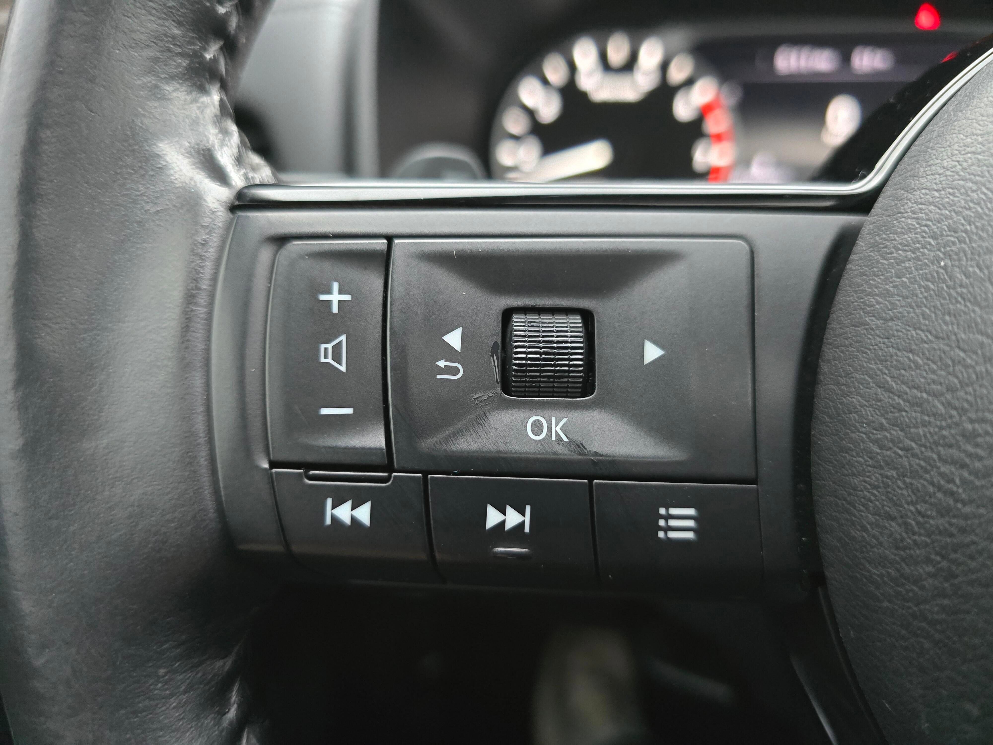 Used 2021 Nissan Rogue SV w/ Premium Package image 22