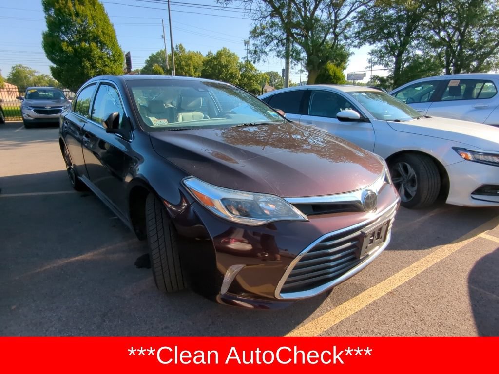 Used 2018 Toyota Avalon XLE Premium w/ Carpet Mat Package FWD image 2