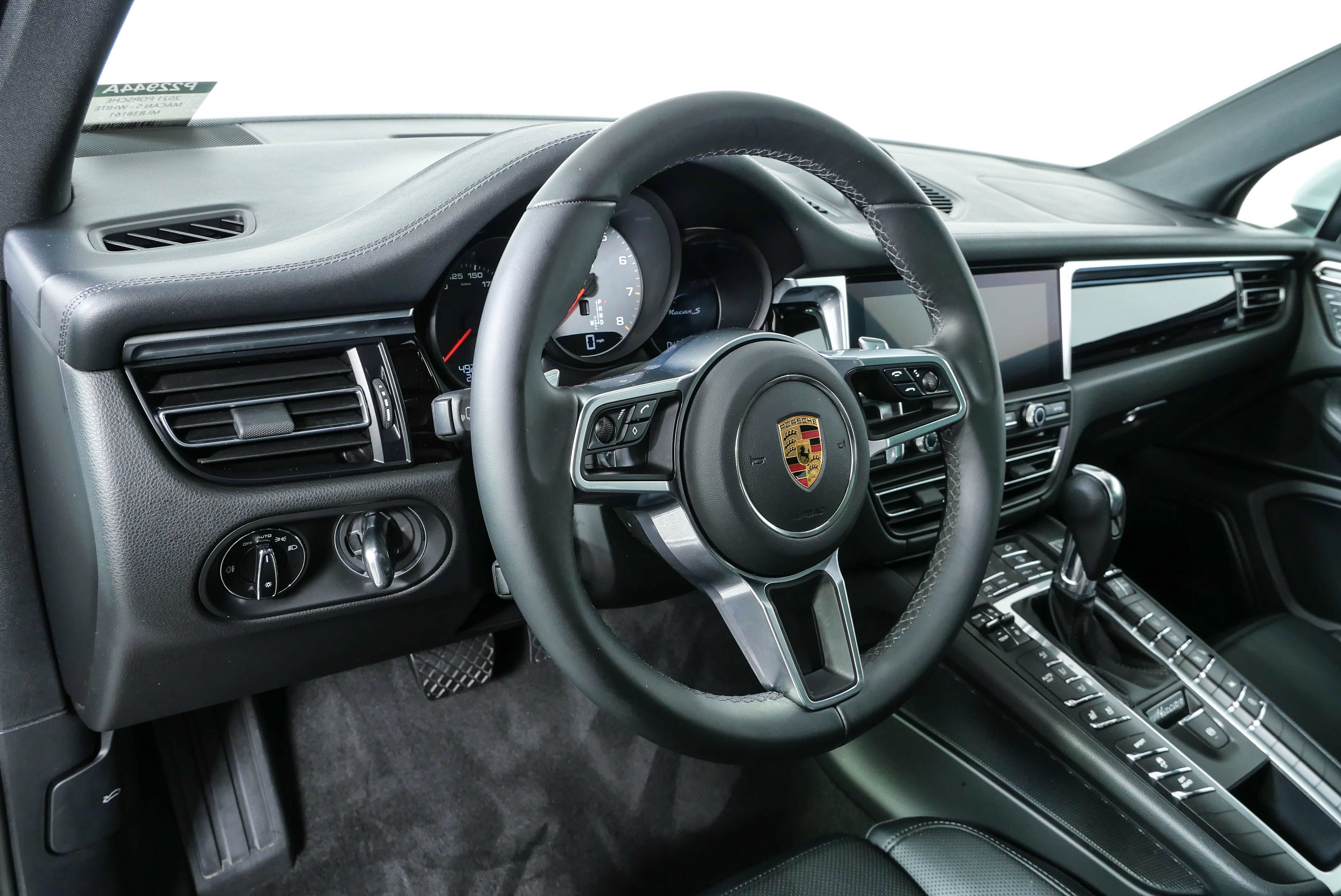 Certified 2021 Porsche Macan S AWD/4WD image 4