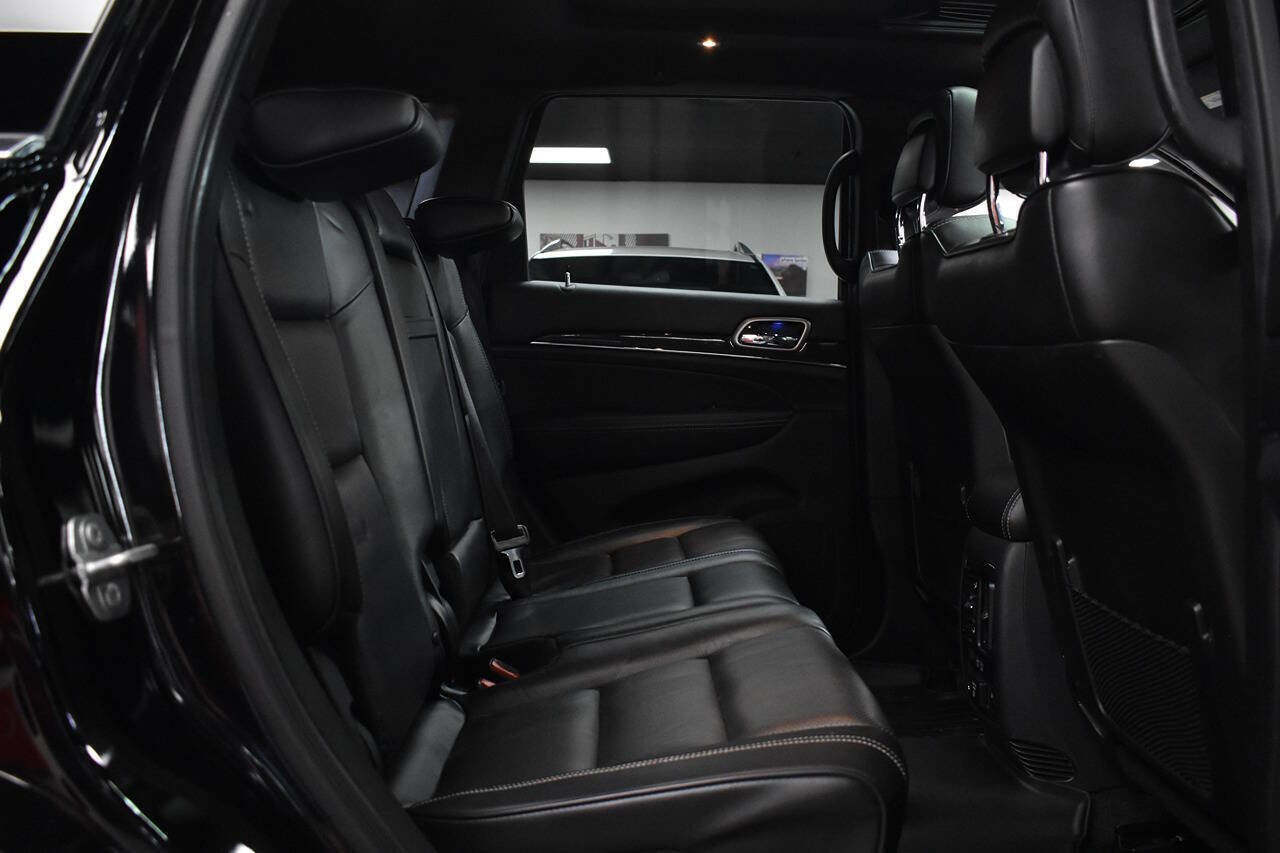 Used 2017 Jeep Grand Cherokee Overland image 21