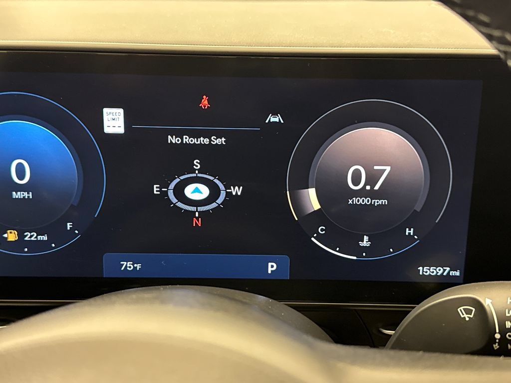 Used 2025 Hyundai Kona Limited AWD/4WD image 31