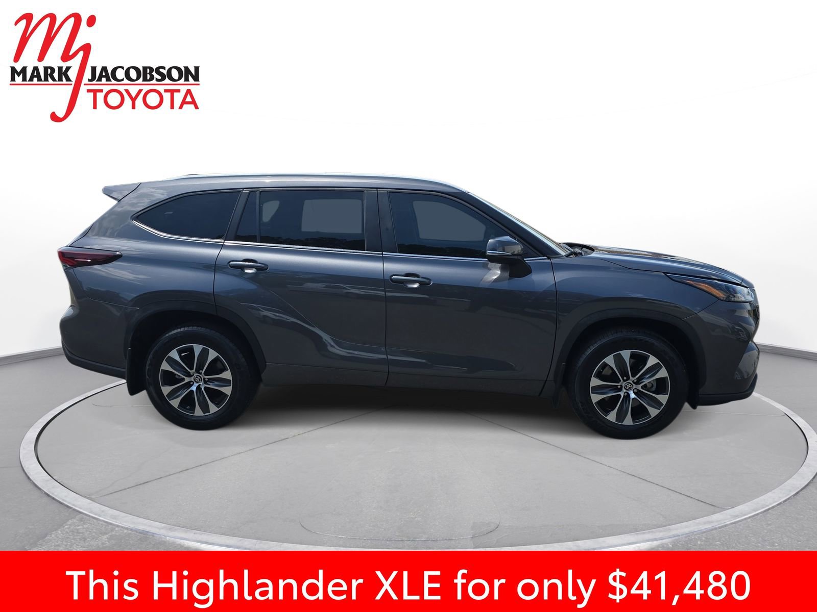 Used 2024 Toyota Highlander XLE AWD/4WD image 7