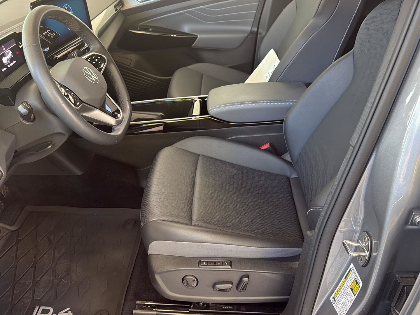 Certified 2023 Volkswagen ID.4 Pro S AWD/4WD image 14