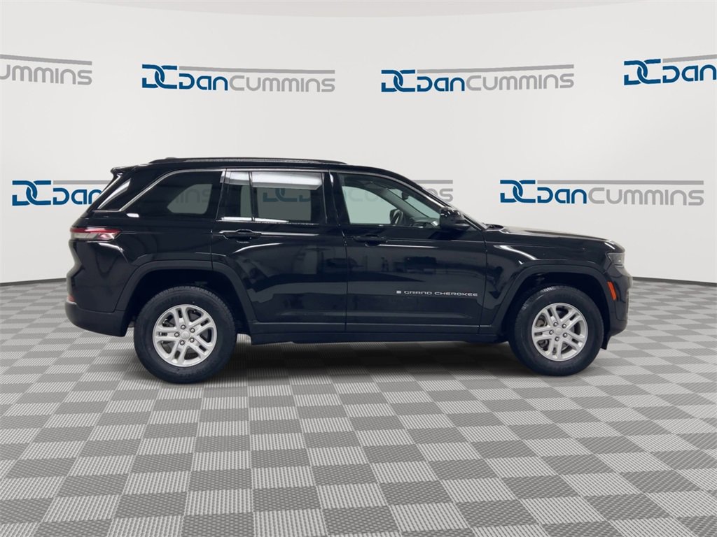 Used 2023 Jeep Grand Cherokee Laredo image 9