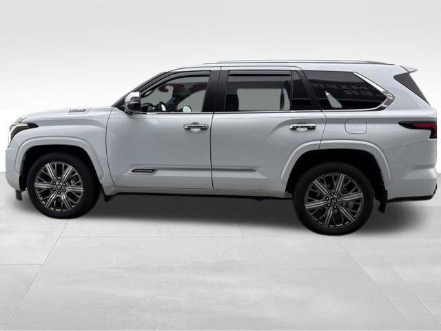 Used 2025 Toyota Sequoia Capstone image 10