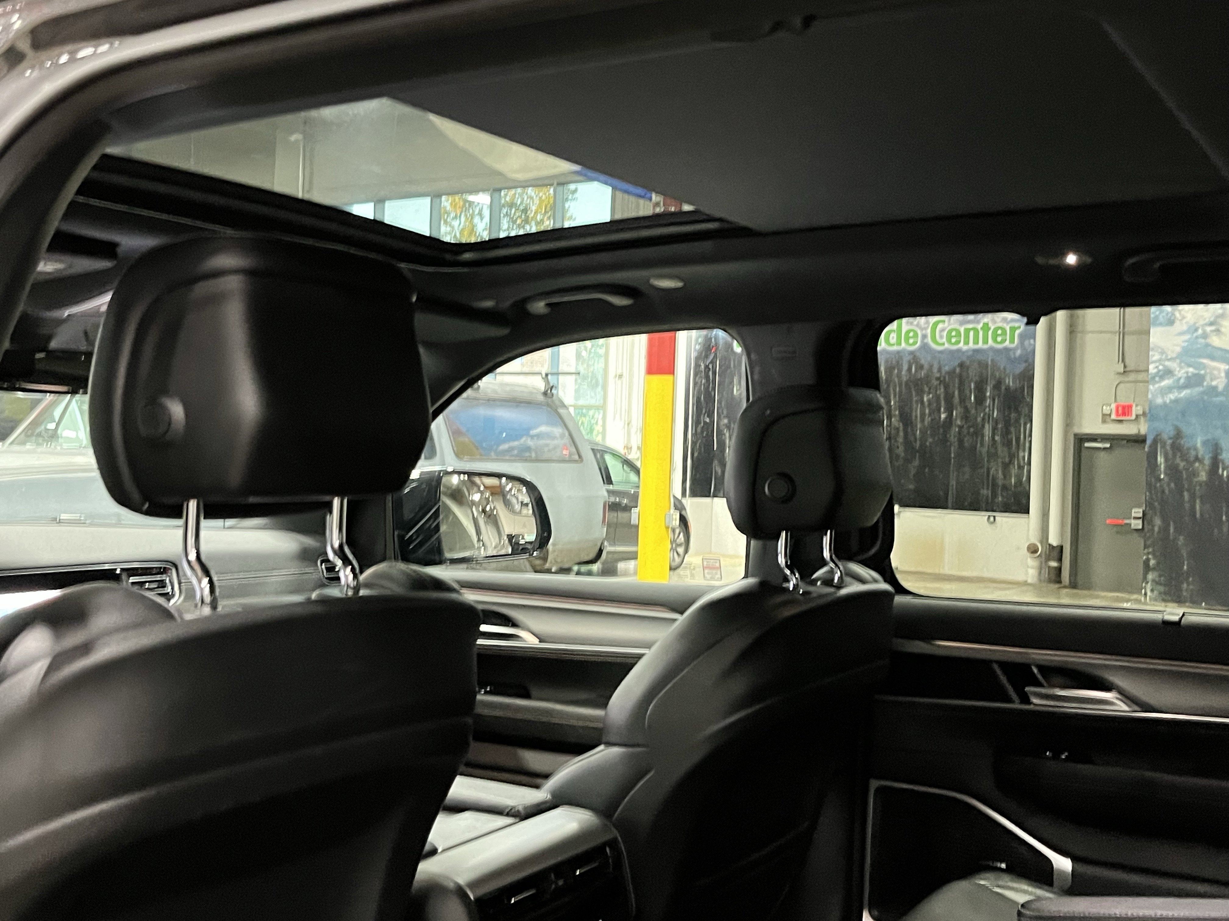 Used 2024 Jeep Wagoneer Series II w/ Convenience Group I image 16