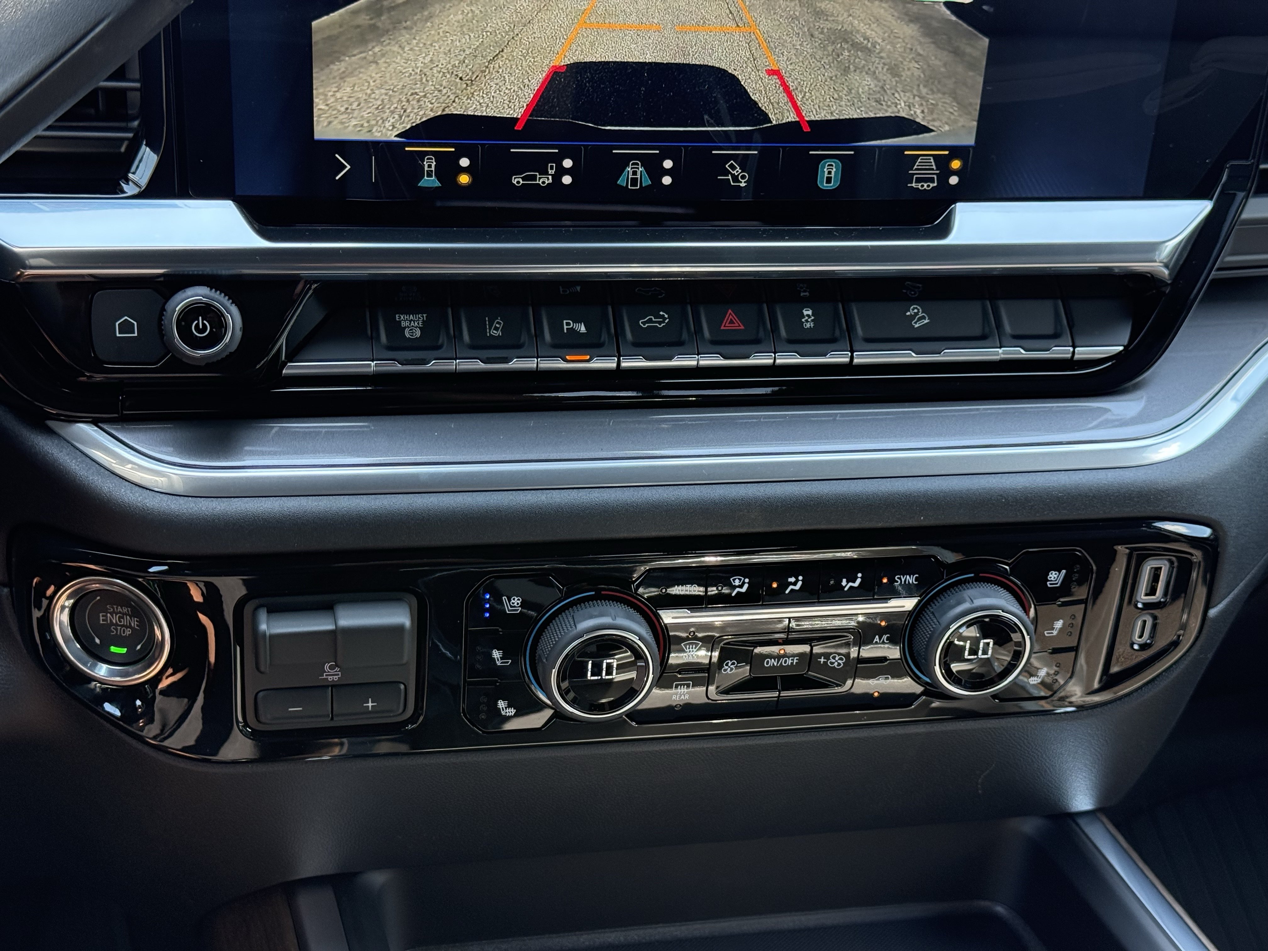 New 2026 Chevrolet Silverado 2500 High Country w/ High Country Premium Package AWD/4WD image 27