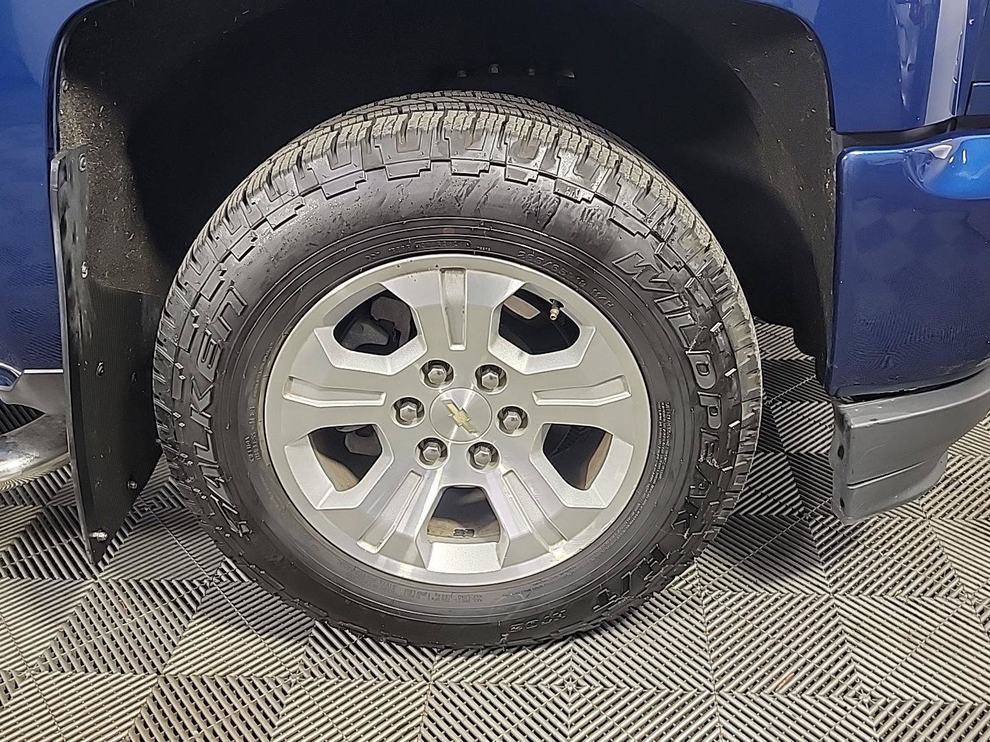 Used 2018 Chevrolet Silverado 1500 LT w/ Texas Edition AWD/4WD image 3