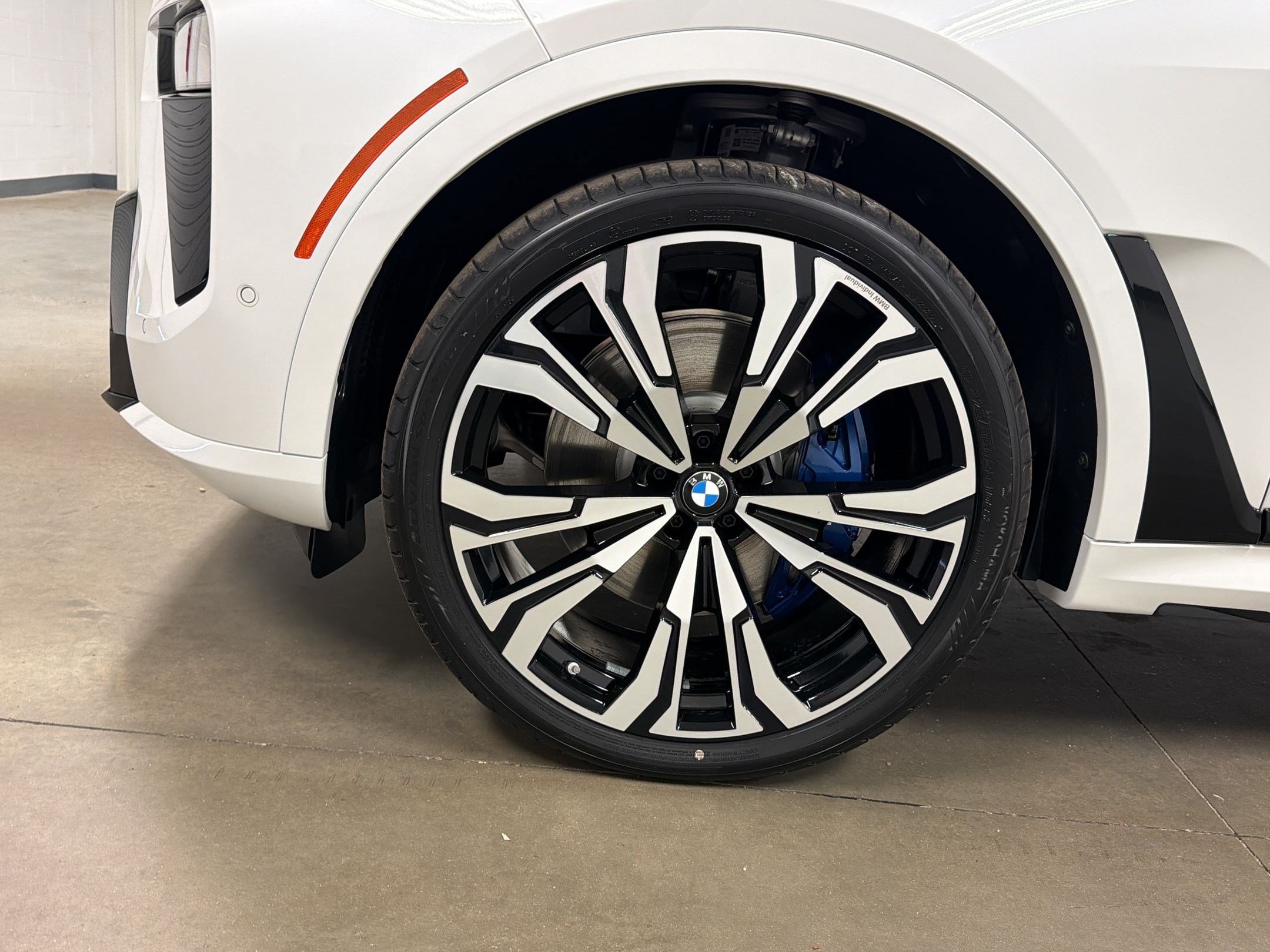New 2027 BMW X7 xDrive40i w/ M Sport Package AWD/4WD image 13