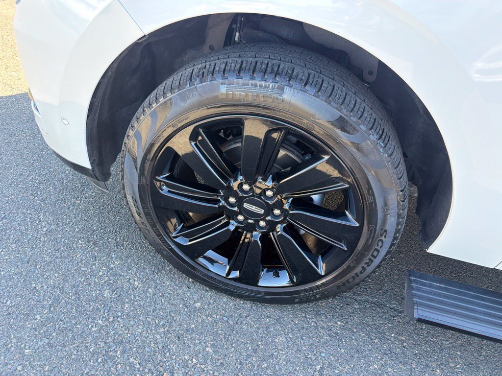 Certified 2023 Lincoln Navigator Reserve AWD/4WD image 32