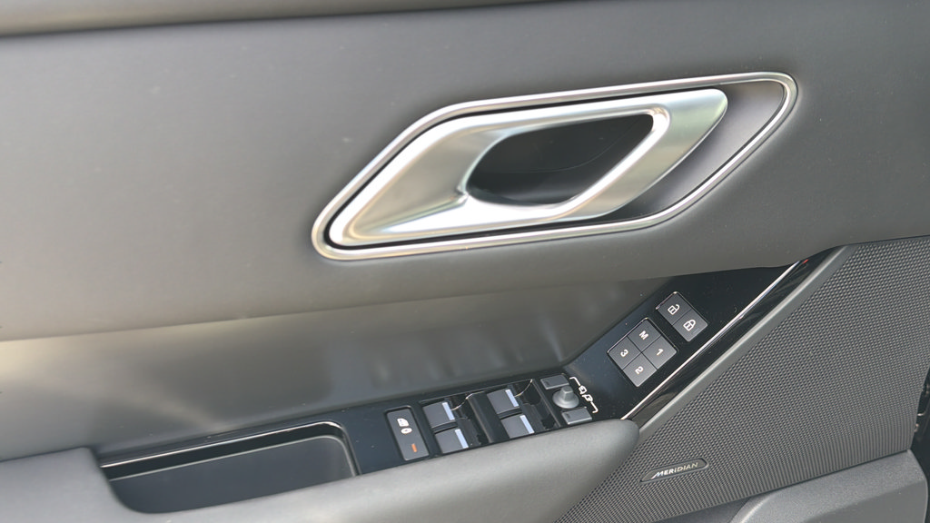 New 2026 Land Rover Range Rover Velar S AWD/4WD image 21