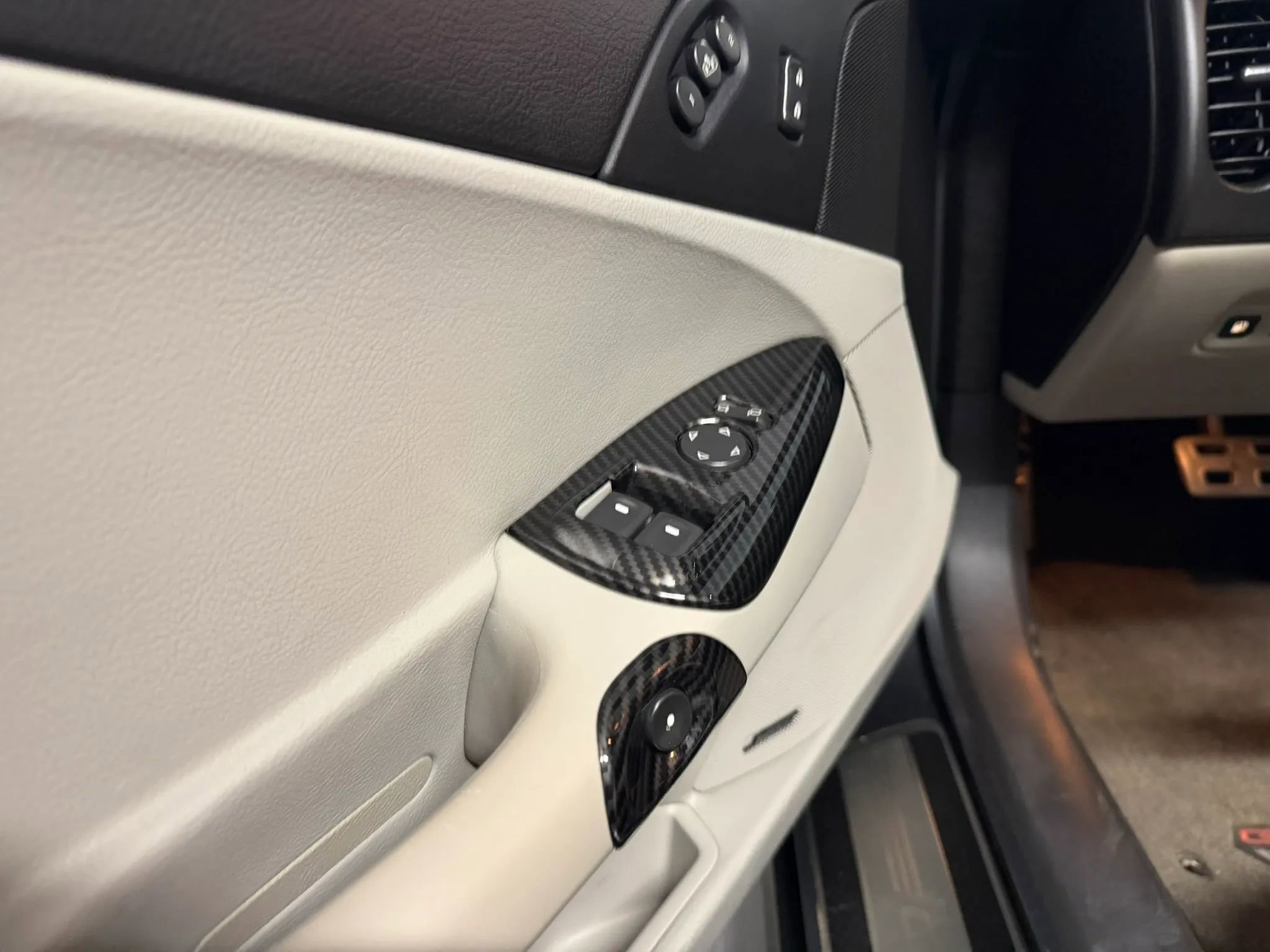 Used 2010 Chevrolet Corvette Grand Sport w/ Preferred Equipment Group image 13