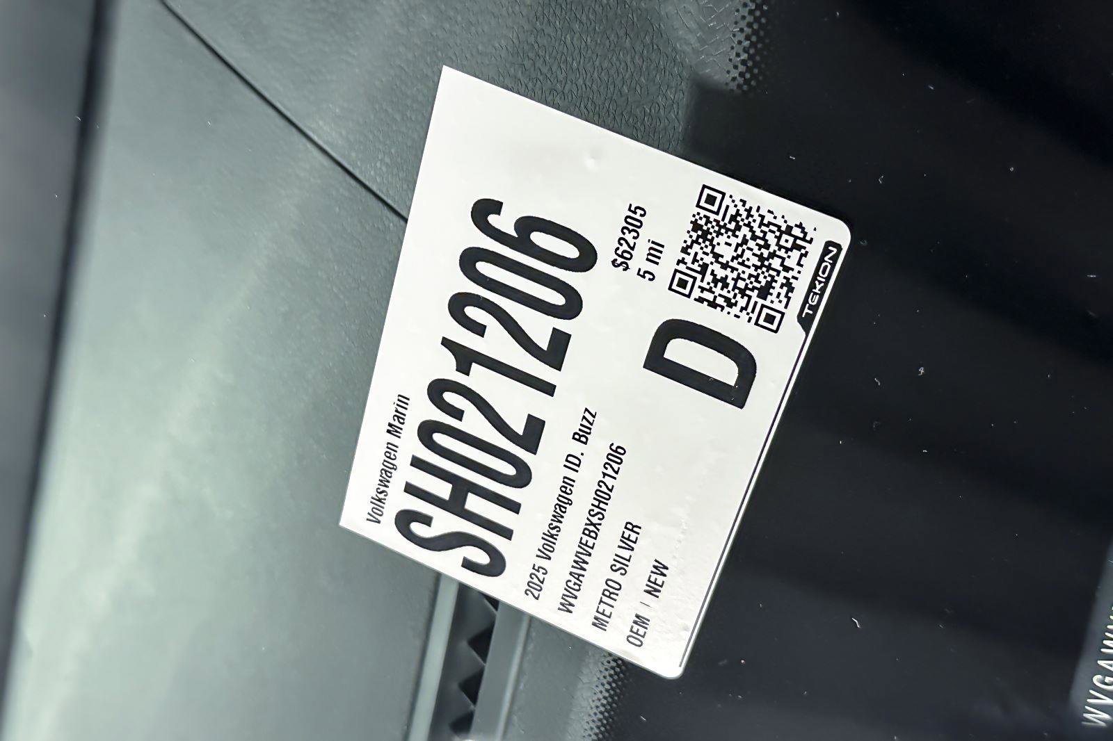 New 2025 Volkswagen ID. Buzz Pro S image 28