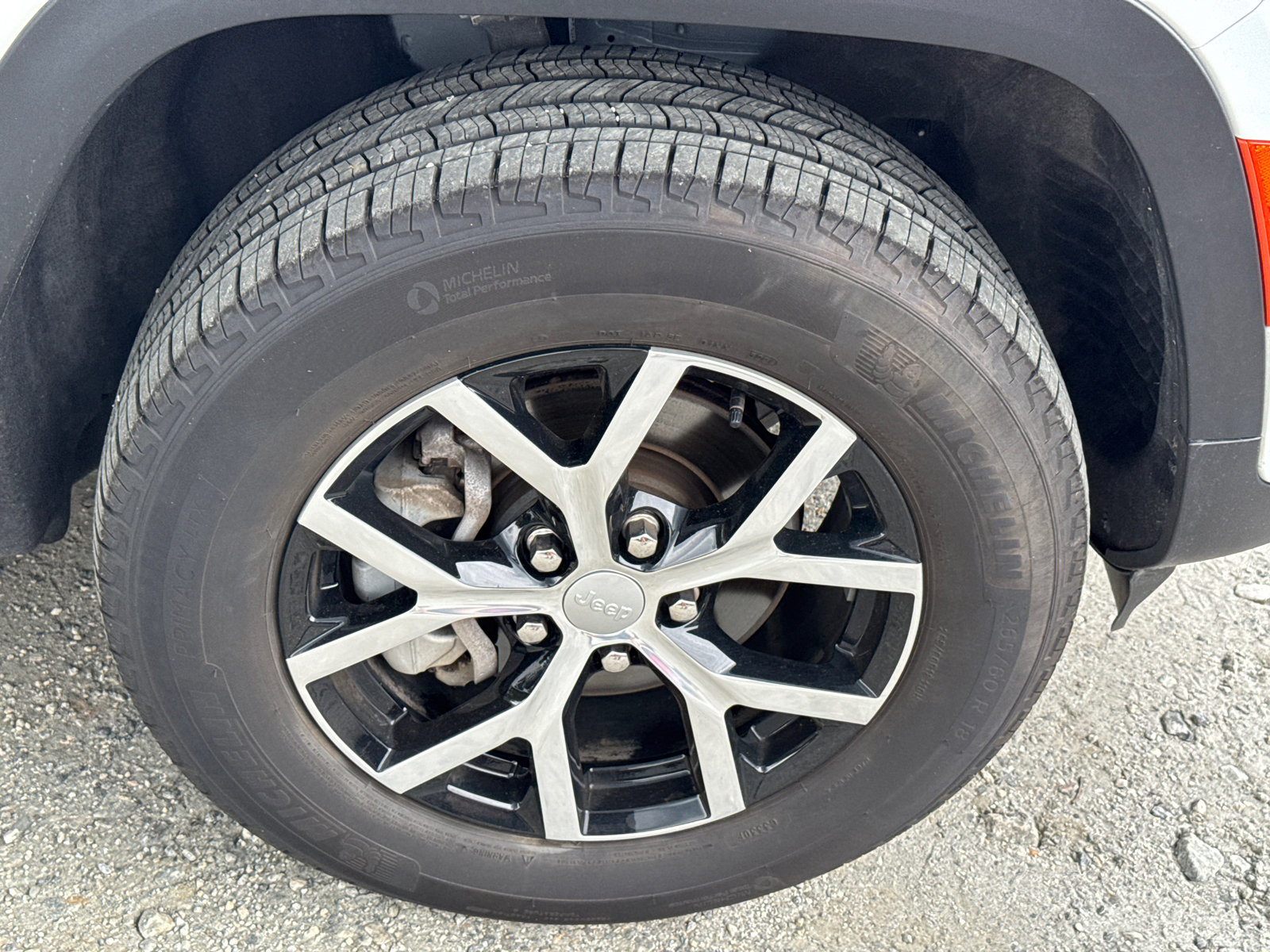Used 2025 Jeep Grand Cherokee Limited AWD/4WD image 15