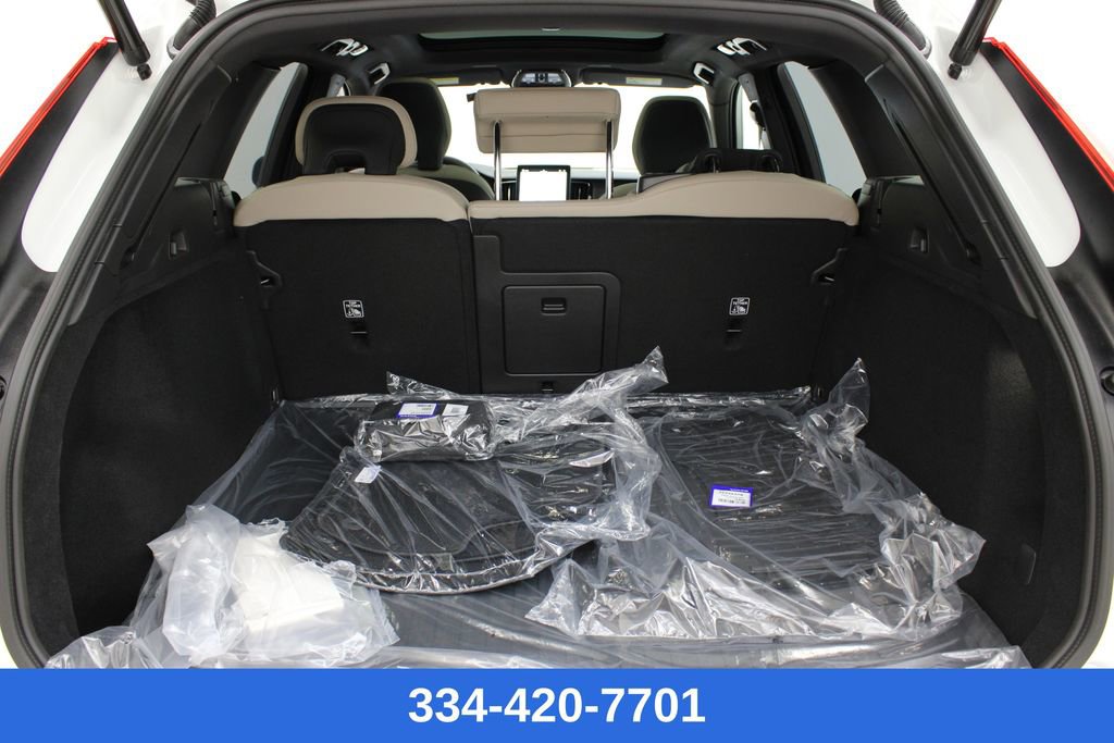 New 2026 Volvo XC60 B5 Plus w/ Protection Package Premier image 30
