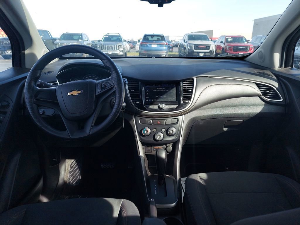 Used 2018 Chevrolet Trax LS image 14