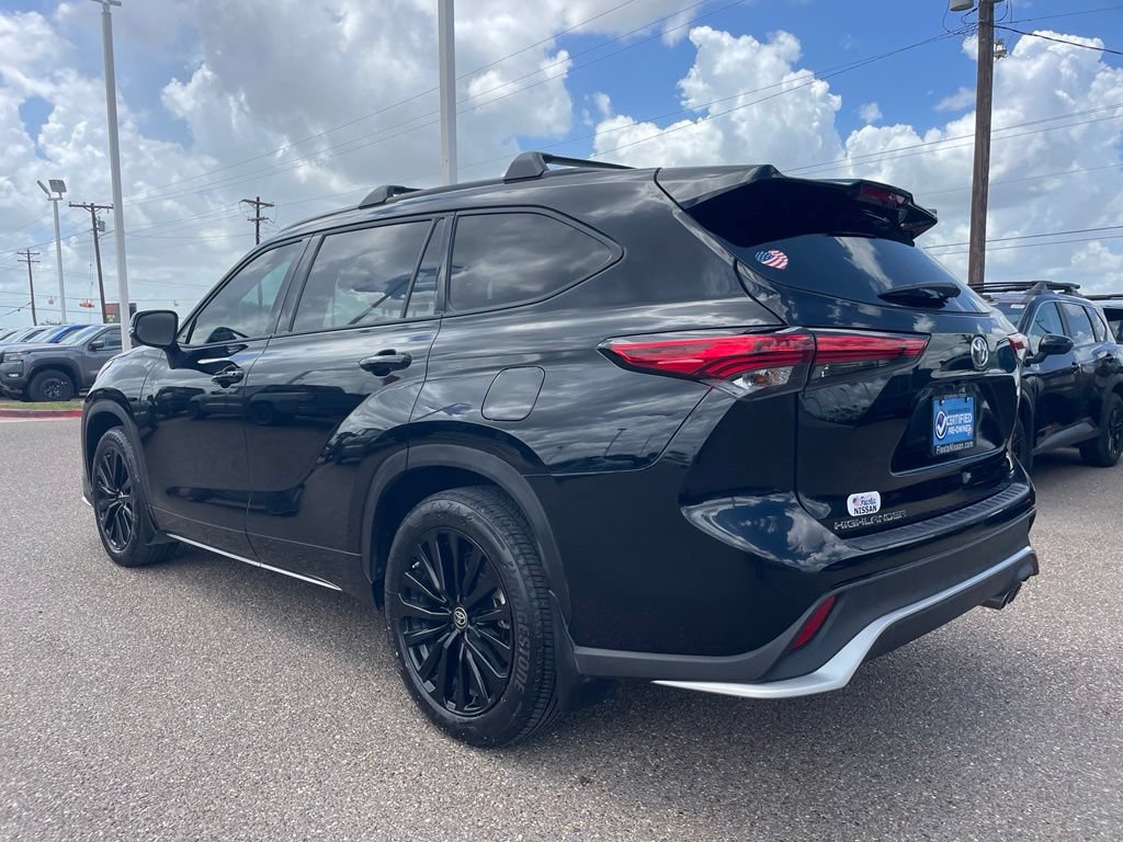 Used 2023 Toyota Highlander XSE FWD image 5