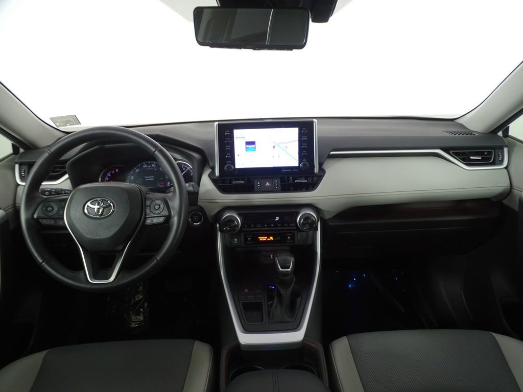 Used 2019 Toyota RAV4 Limited image 32