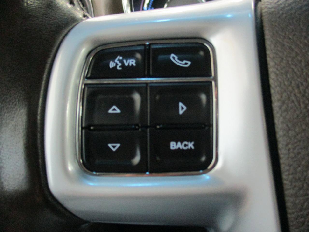 Used 2014 Chrysler Town & Country Touring image 24